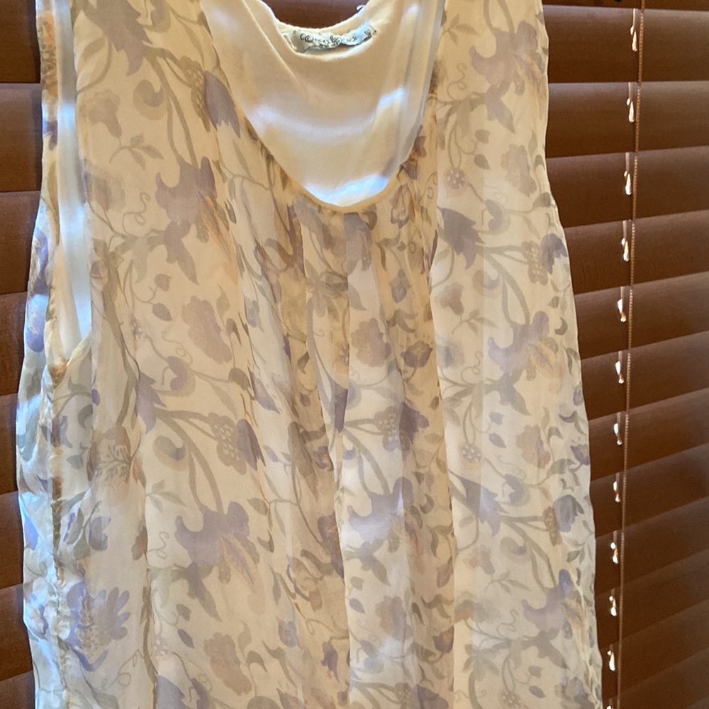 Silk top - Picture 2 of 2